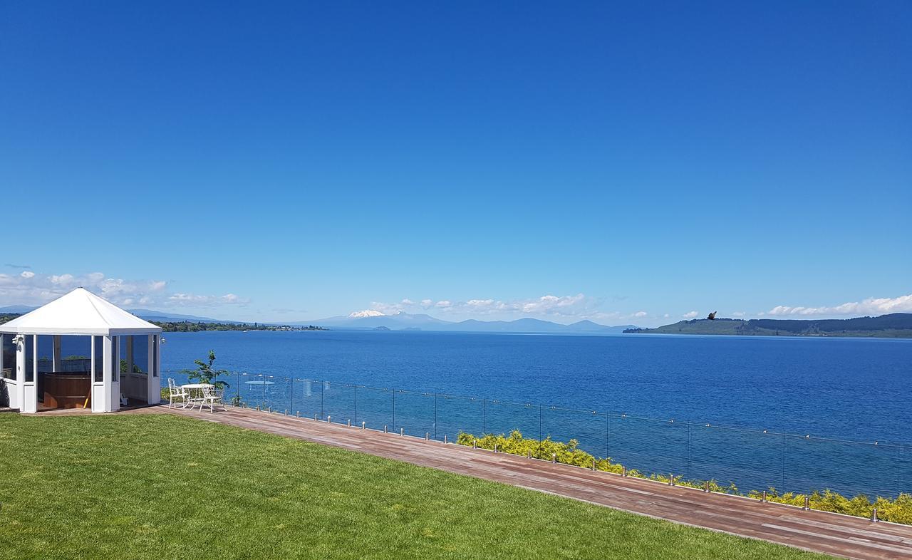 Spectacular Lakefront Home تاوبو المظهر الخارجي الصورة