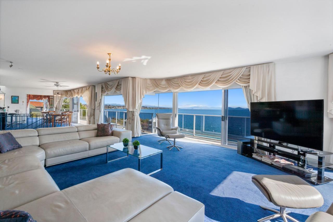 Spectacular Lakefront Home تاوبو المظهر الخارجي الصورة
